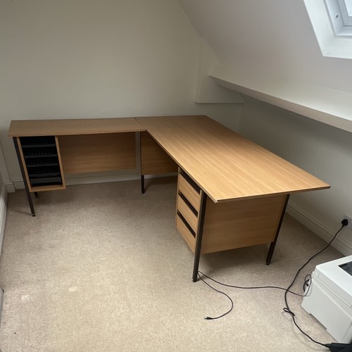 Oak effect shaped corner - oak,