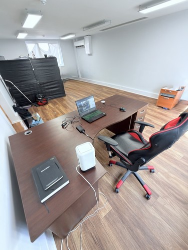 Executive shaped office - office, desk